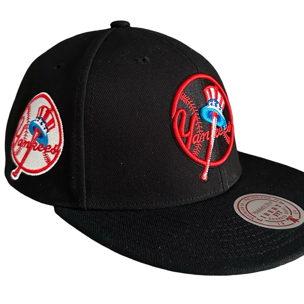 New York Yankees Mitchell & Ness SnapBack Hat - OSFM